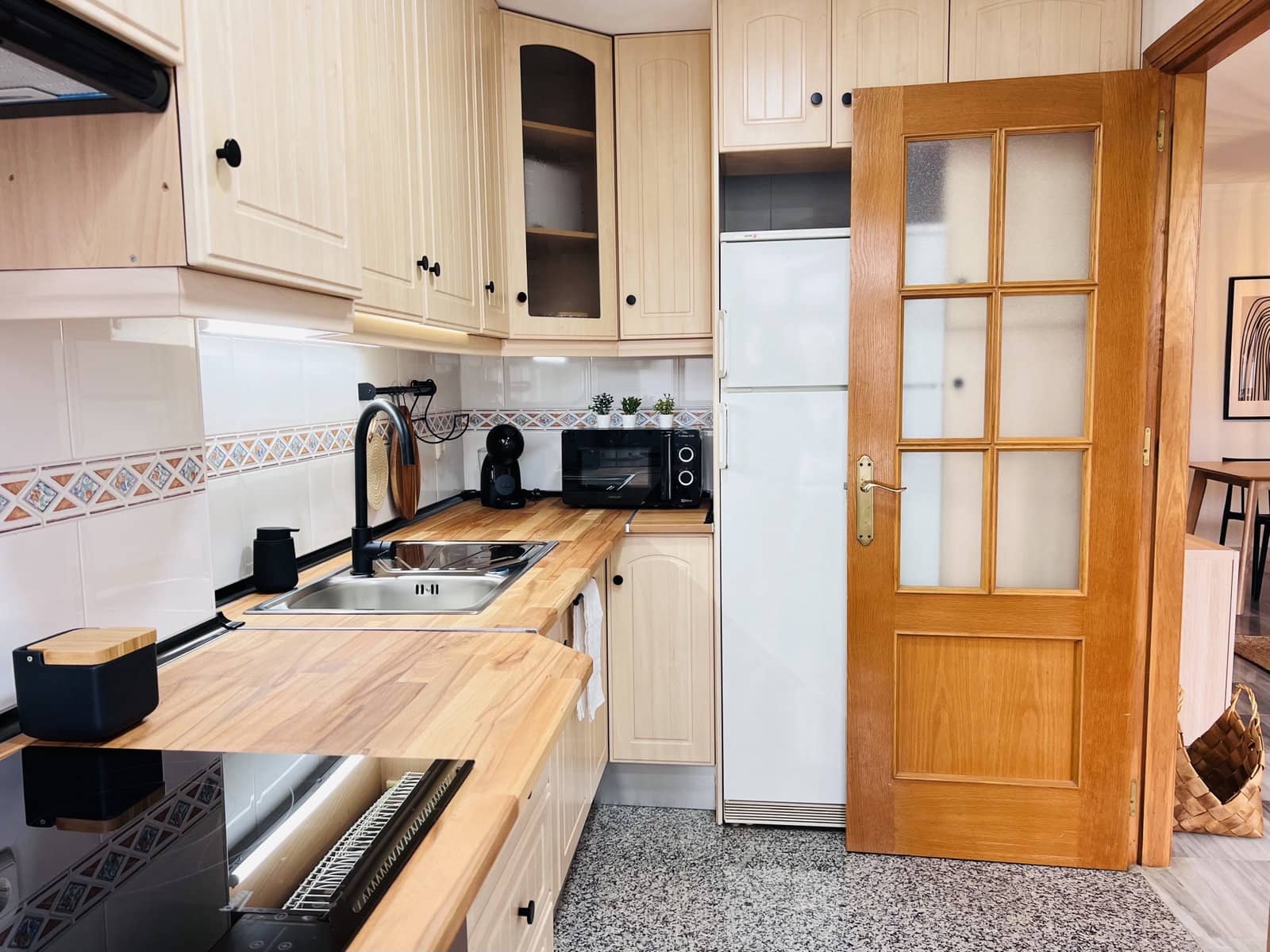 Apartamento de 2 habitaciones en Almuñécar en alquiler con piscina - 825 € (Ref: 8103368)