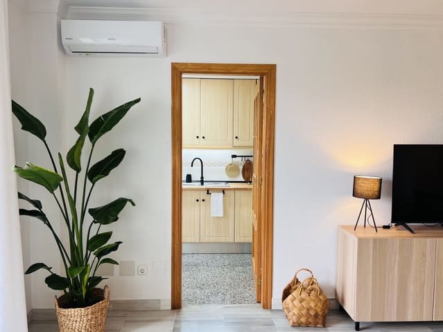 Apartamento de 2 habitaciones en Almuñécar en alquiler con piscina - 825 € (Ref: 8103368)