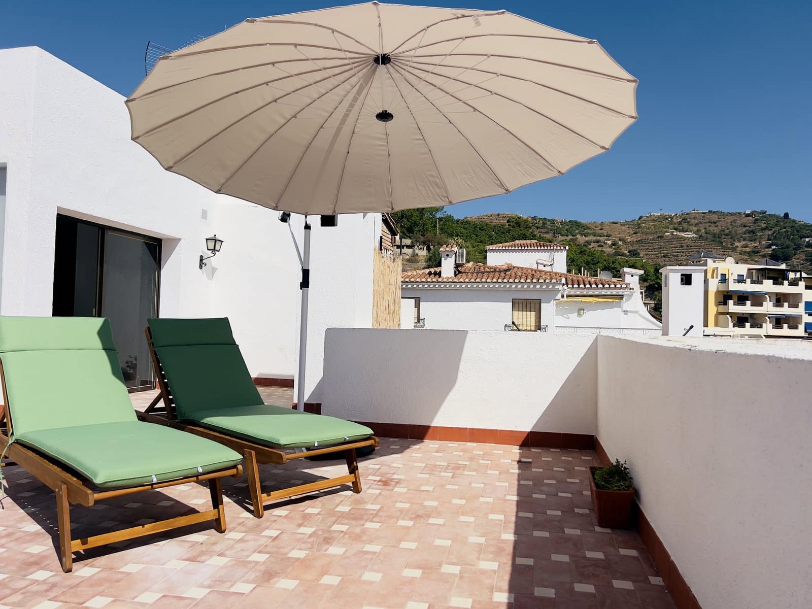 3 bedroom Apartment for rent in Almunecar - € 750 (Ref: 8439473)