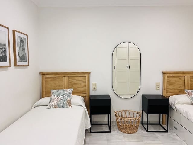 2 bedroom Apartment for rent in Almuñécar - € 1,000 (Ref: 8484165)