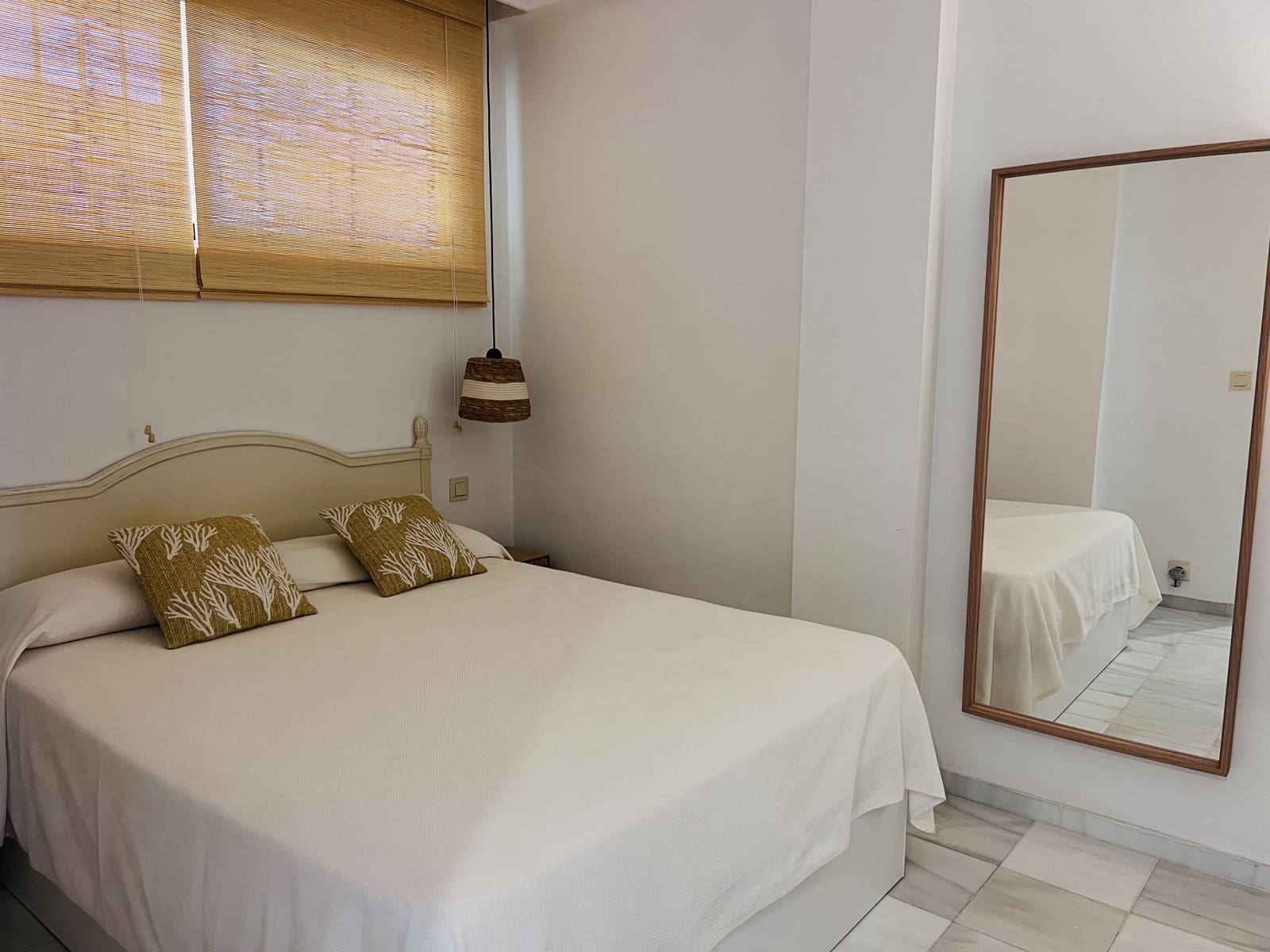 Appartement de 2 chambres à louer à Almunecar - 1 000 € (Ref: 8484165)