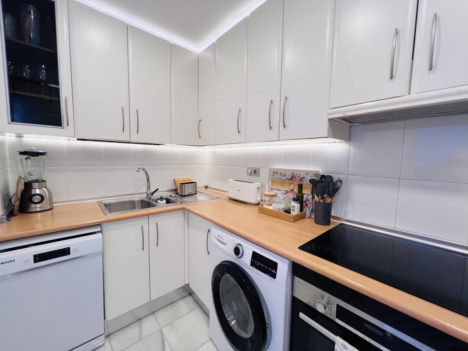 2 bedroom Apartment for rent in Almunecar - € 1,000 (Ref: 8484165)