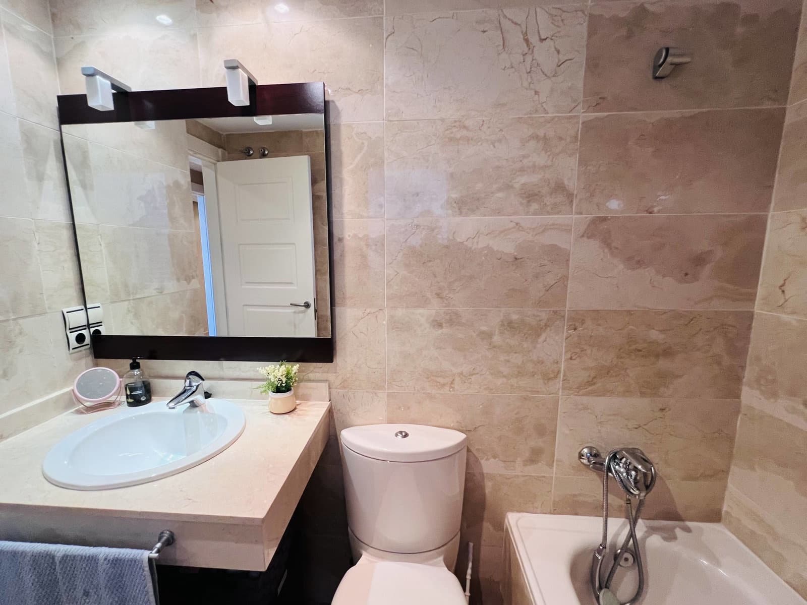 2 bedroom Apartment for rent in Almunecar with pool garage - € 875 (Ref: 8551739)