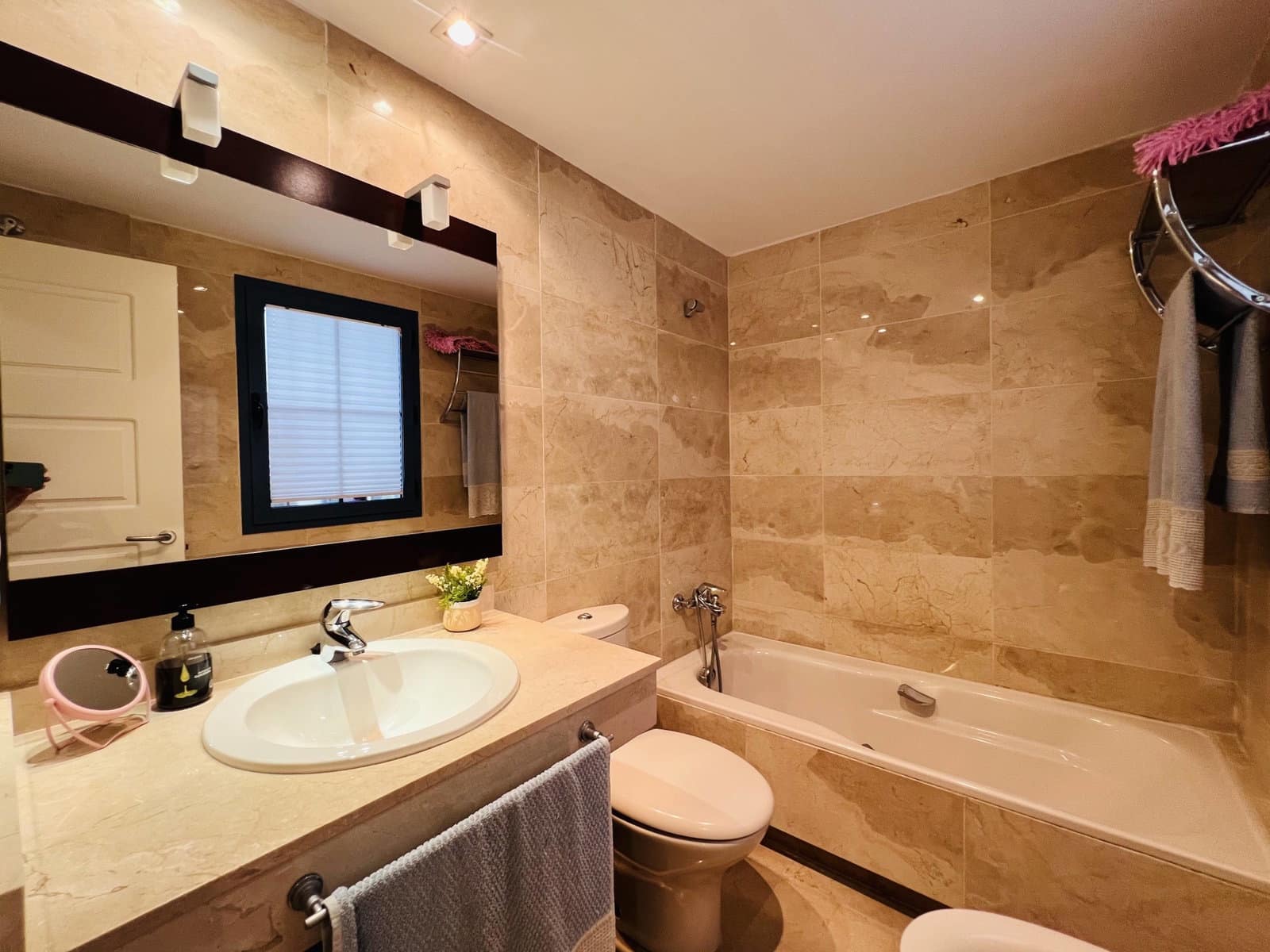 2 bedroom Apartment for rent in Almunecar with pool garage - € 875 (Ref: 8551739)