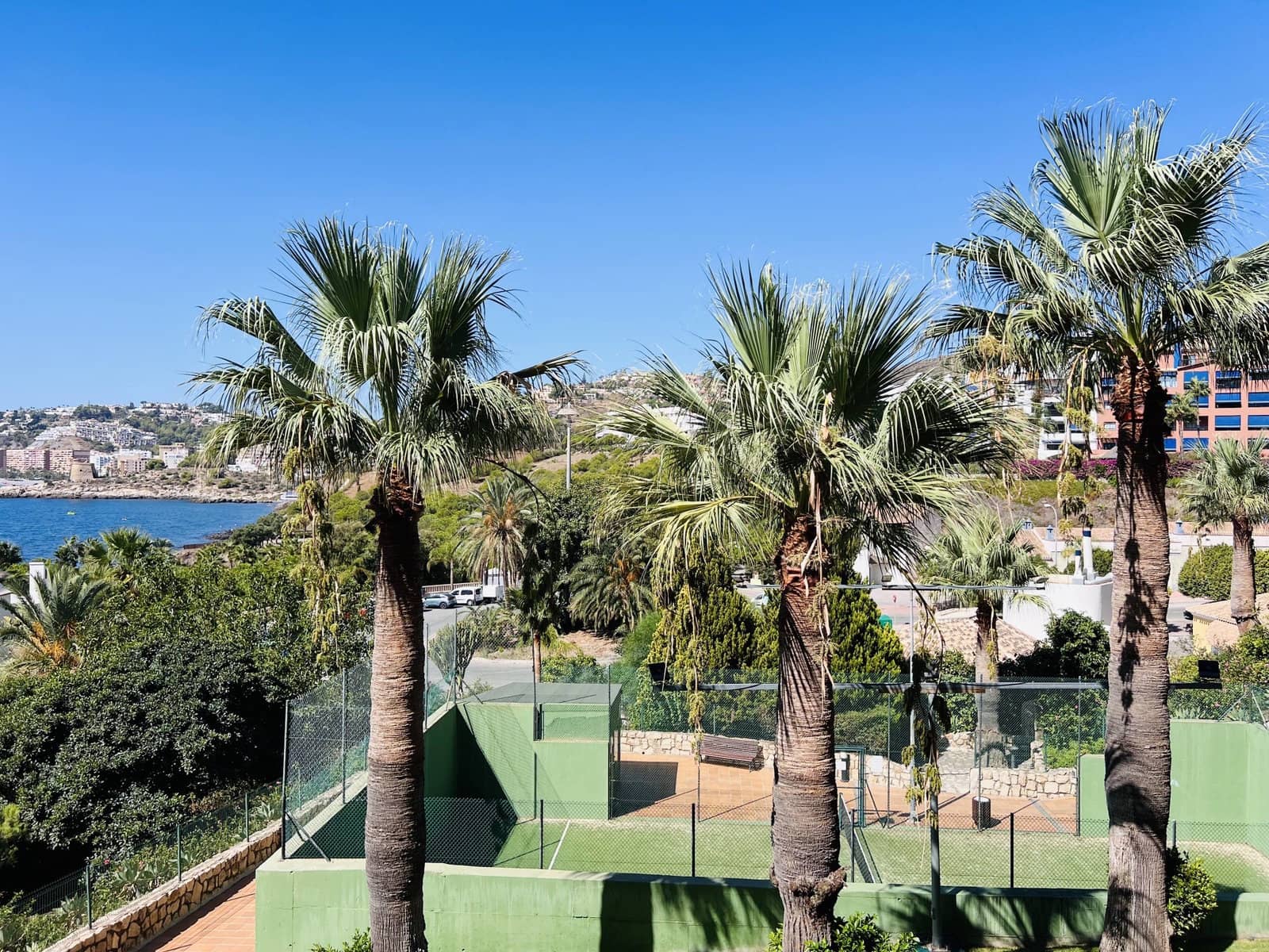 2 bedroom Apartment for rent in Almunecar with pool garage - € 875 (Ref: 8551739)