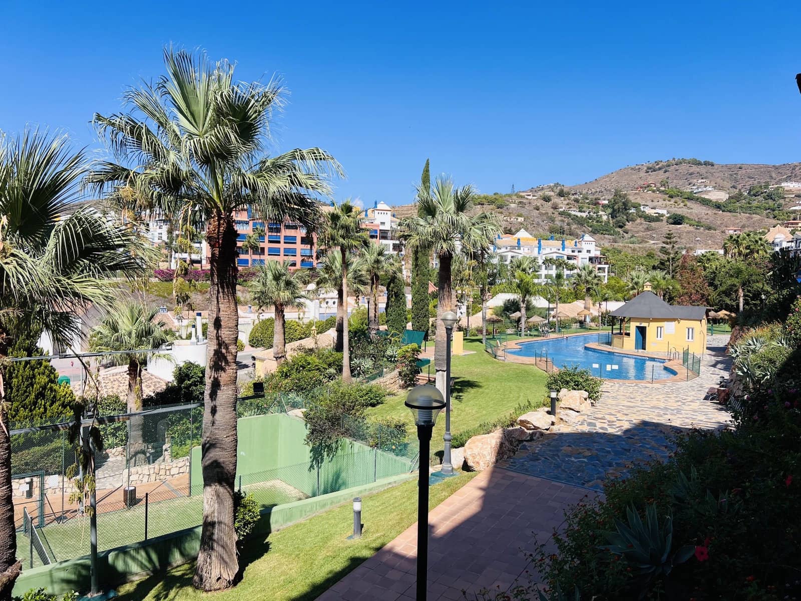 2 bedroom Apartment for rent in Almunecar with pool garage - € 875 (Ref: 8551739)