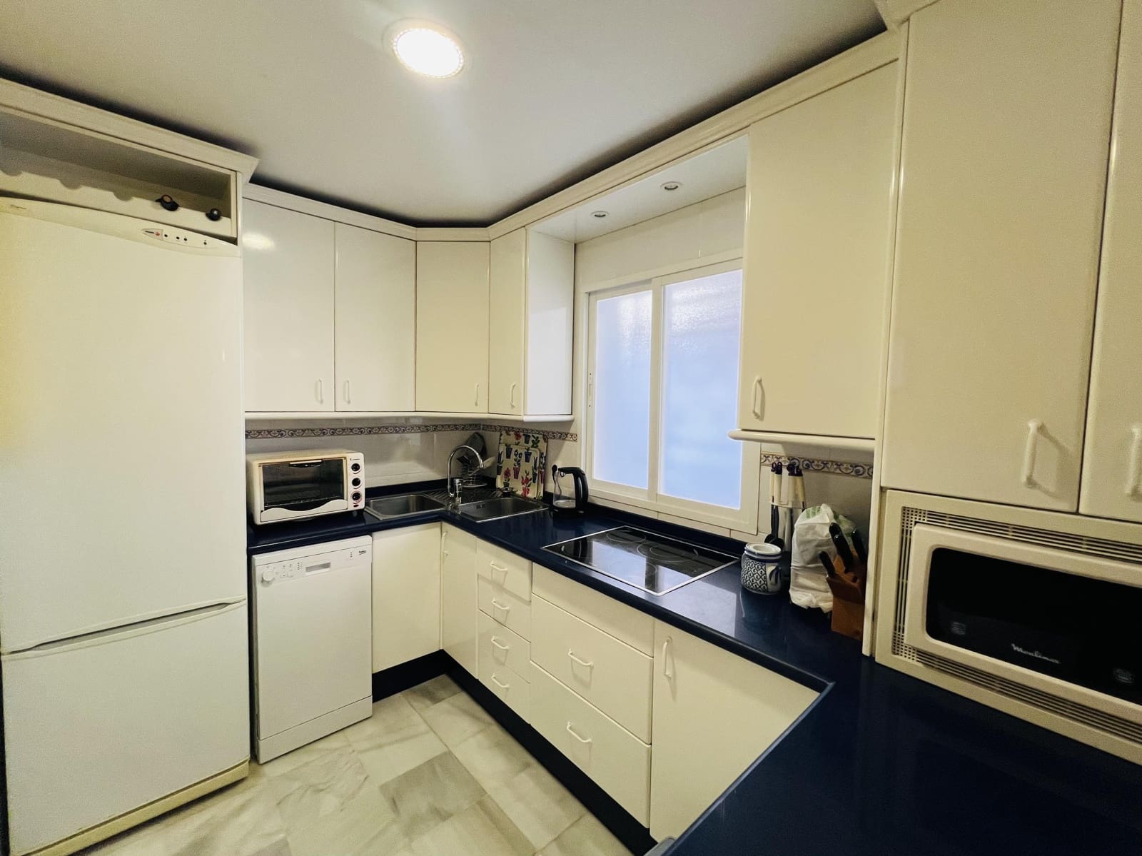 2 soveværelse Byhus til leje i Almunecar med swimmingpool garage - € 875 (Ref: 8769385)