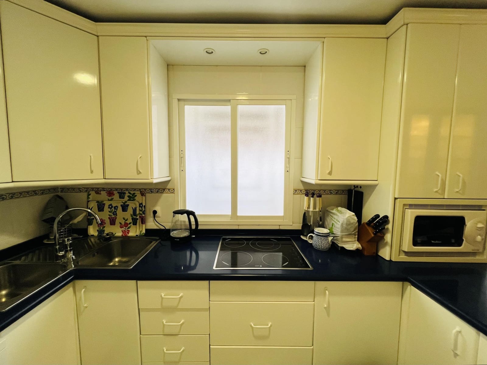 2 soveværelse Byhus til leje i Almunecar med swimmingpool garage - € 875 (Ref: 8769385)