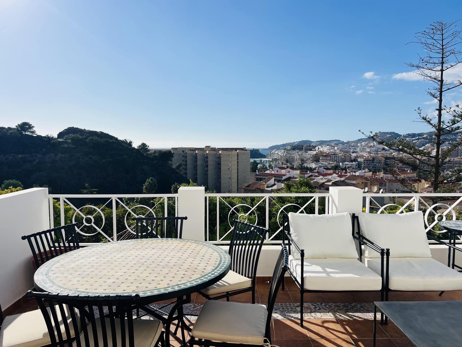 2 soveværelse Byhus til leje i Almunecar med swimmingpool garage - € 875 (Ref: 8769385)