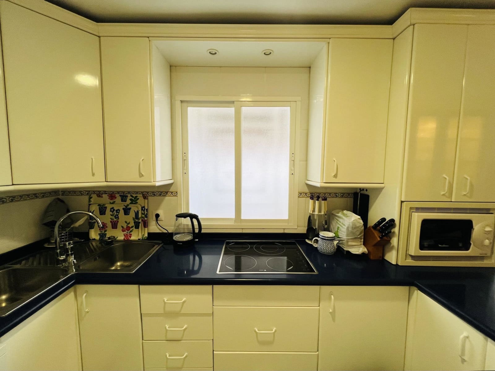 2 makuuhuone Omakotitalo vuokrattavana paikassa Almunecar mukana uima-altaan 
autotalli - 940 € (Ref: 8769385)