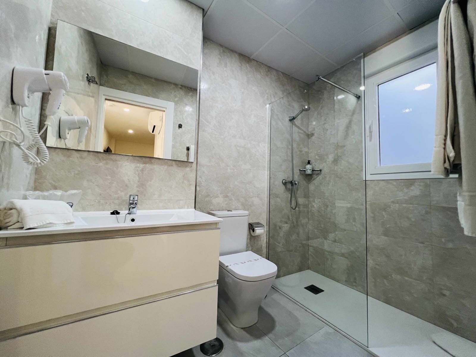 1 soveværelse Lejlighed til leje i Almunecar - € 650 (Ref: 8774671)