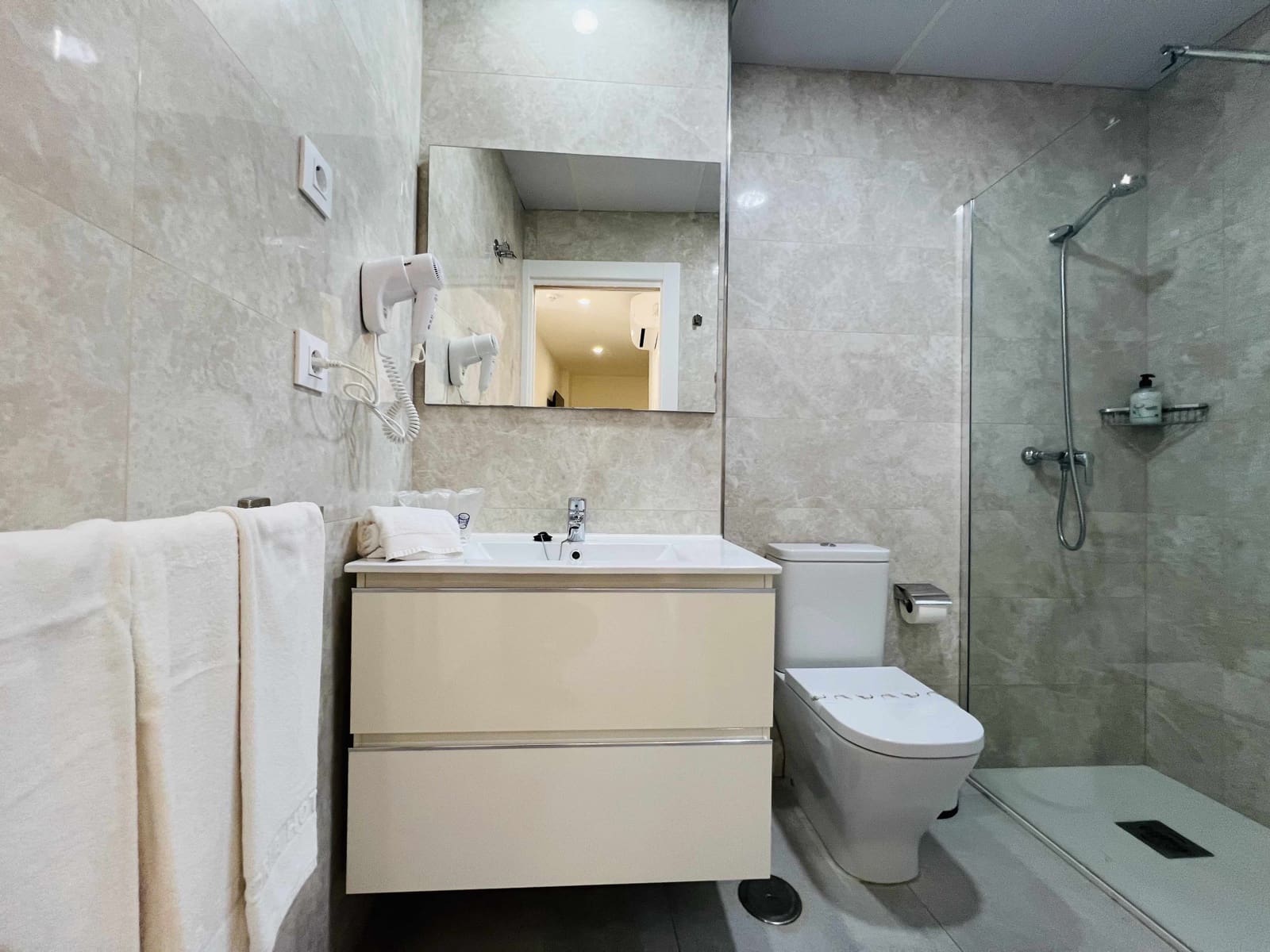 1 soveværelse Lejlighed til leje i Almunecar - € 650 (Ref: 8774671)