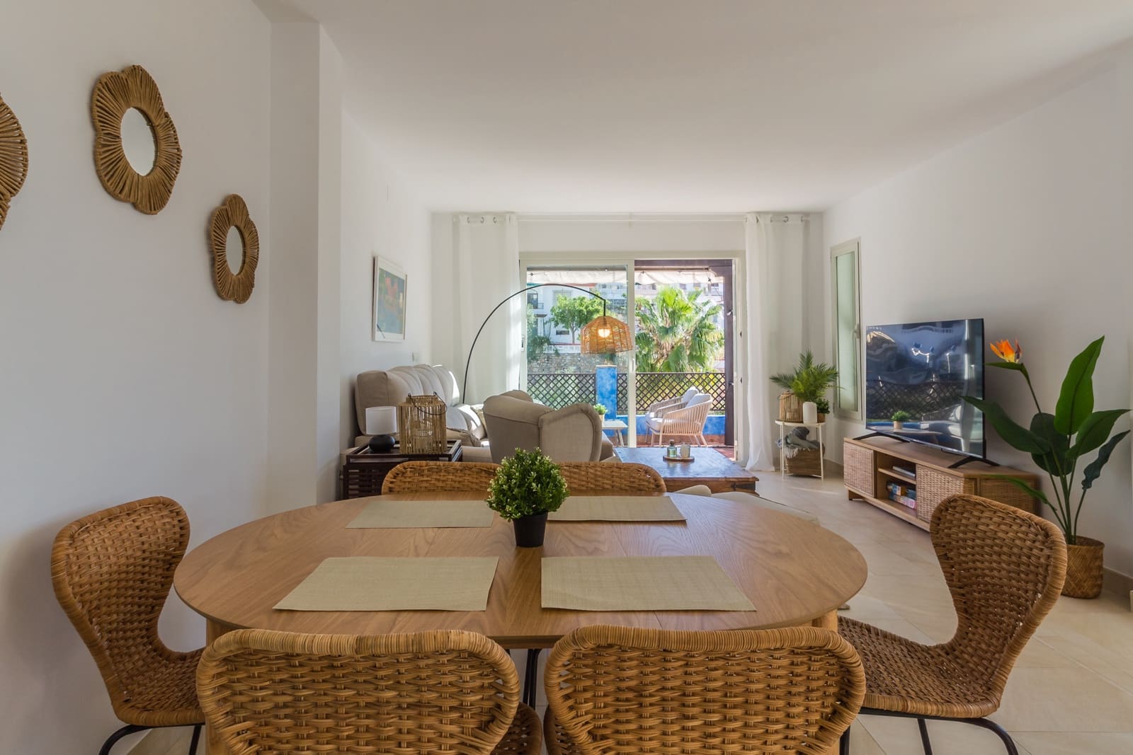 2 soveværelse Lejlighed til leje i Almunecar med swimmingpool garage - € 1.125 (Ref: 8923272)