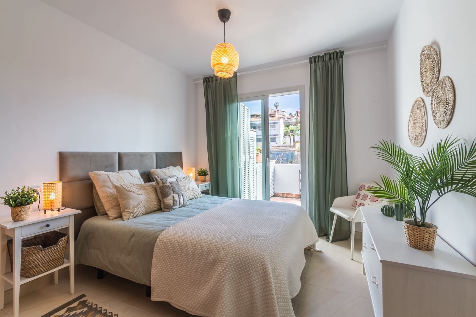 2 soveværelse Lejlighed til leje i Almunecar med swimmingpool garage - € 1.125 (Ref: 8923272)