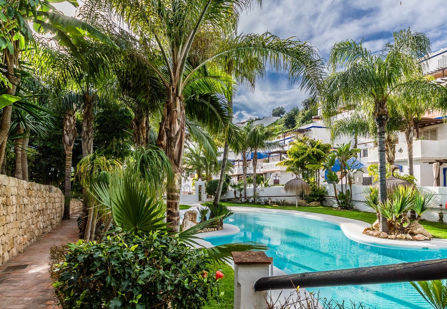 2 soveværelse Lejlighed til leje i Almunecar med swimmingpool garage - € 1.125 (Ref: 8923272)