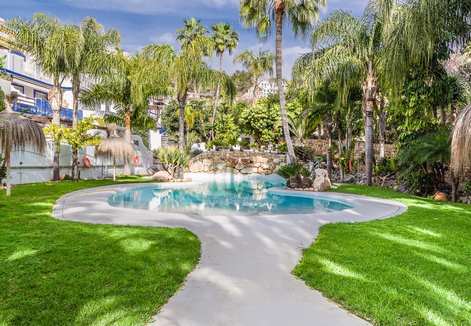 2 soveværelse Lejlighed til leje i Almunecar med swimmingpool garage - € 1.125 (Ref: 8923272)