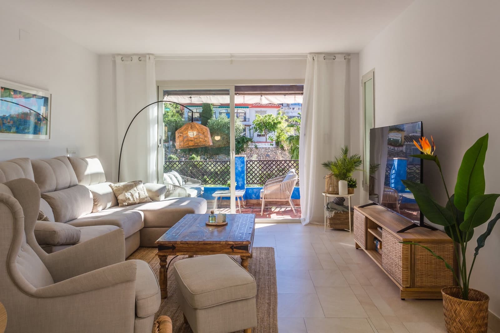Apartamento de 2 habitaciones en Almuñécar en alquiler con piscina garaje - 1.125 € (Ref: 8923272)