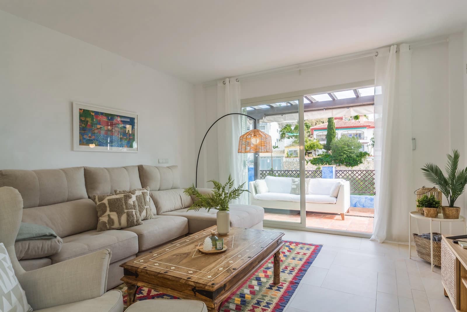 Apartamento de 2 habitaciones en Almuñécar en alquiler con piscina garaje - 1.125 € (Ref: 8923272)