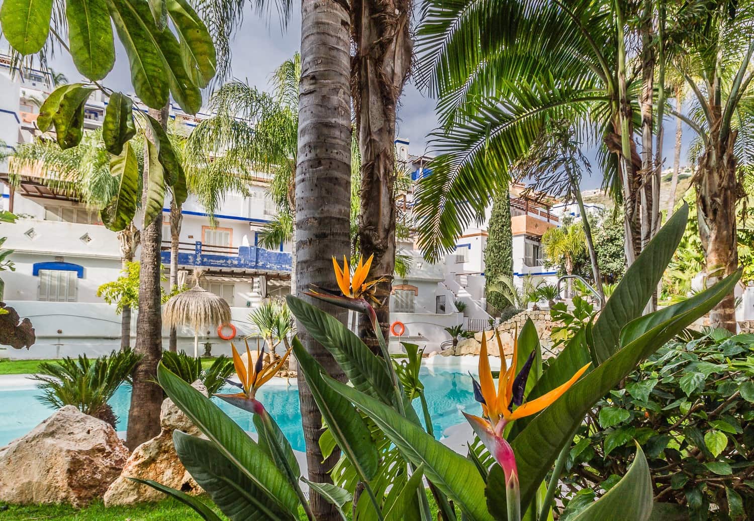 Apartamento de 2 habitaciones en Almuñécar en alquiler con piscina garaje - 1.125 € (Ref: 8923272)