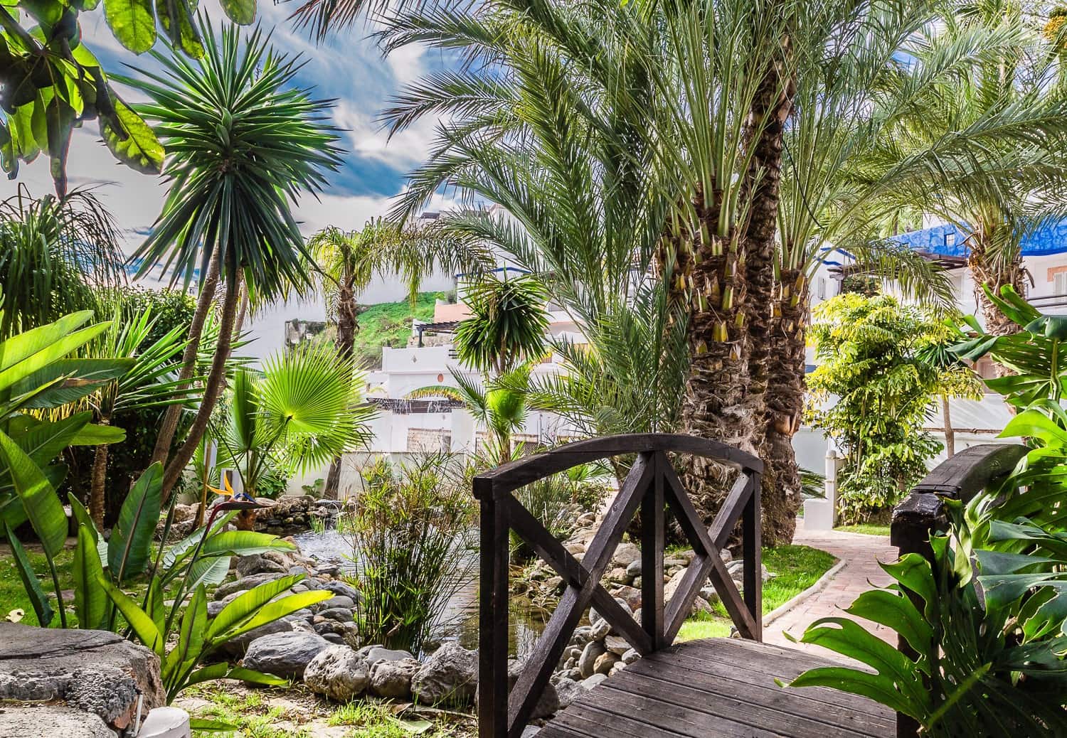 Apartamento de 2 habitaciones en Almuñécar en alquiler con piscina garaje - 1.125 € (Ref: 8923272)