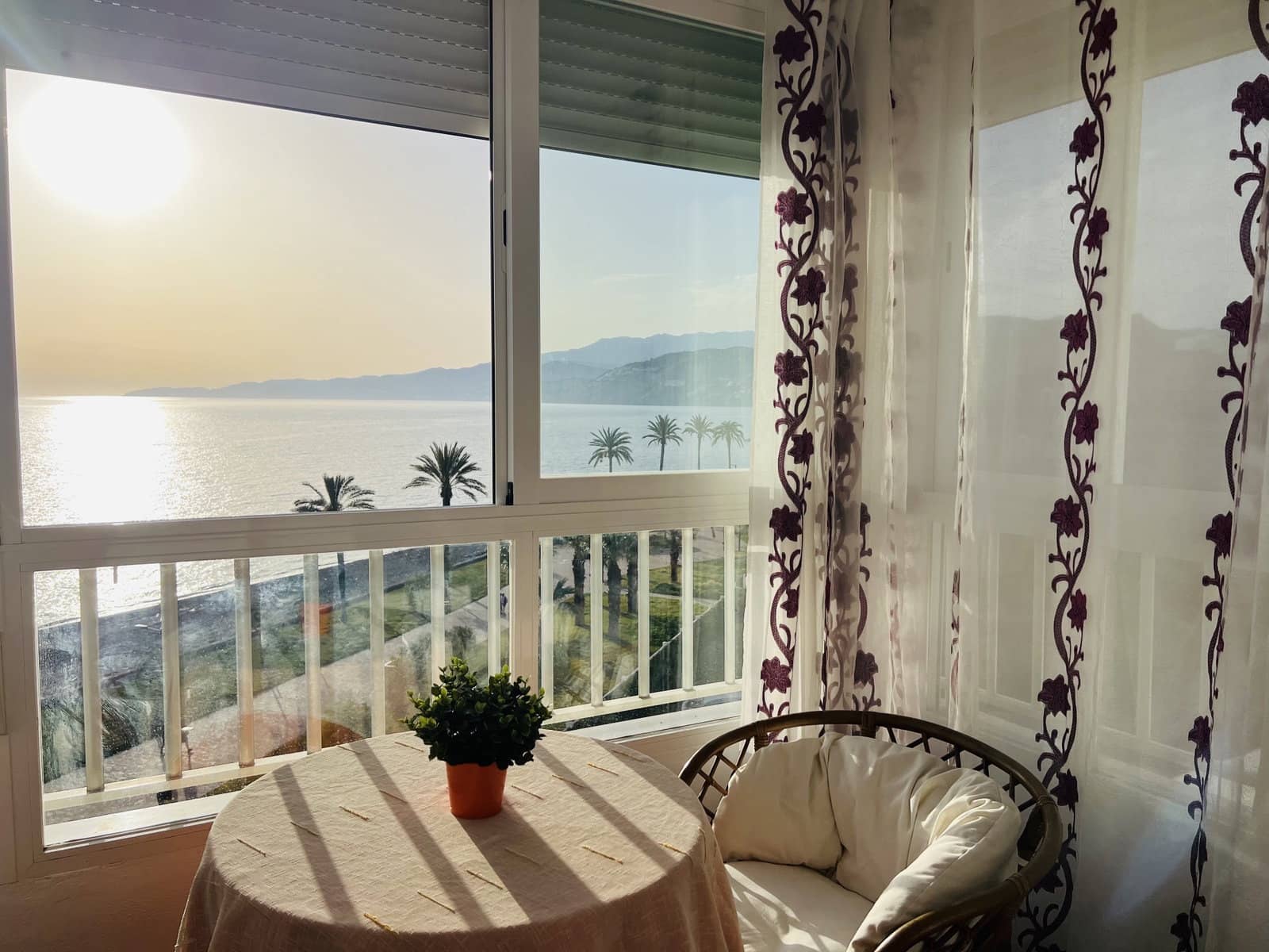 2 bedroom Apartment for rent in Salobrena with pool - € 875 (Ref: 8930996)