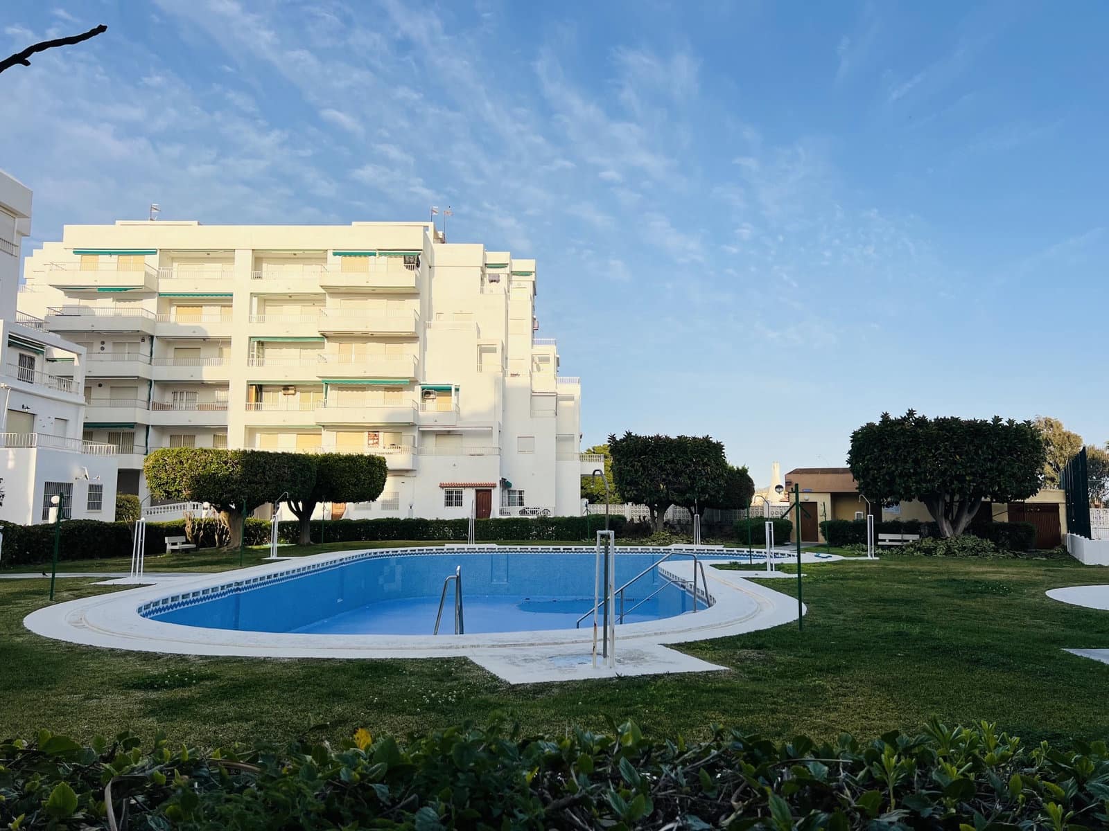 2 bedroom Apartment for rent in Salobrena with pool - € 875 (Ref: 8930996)