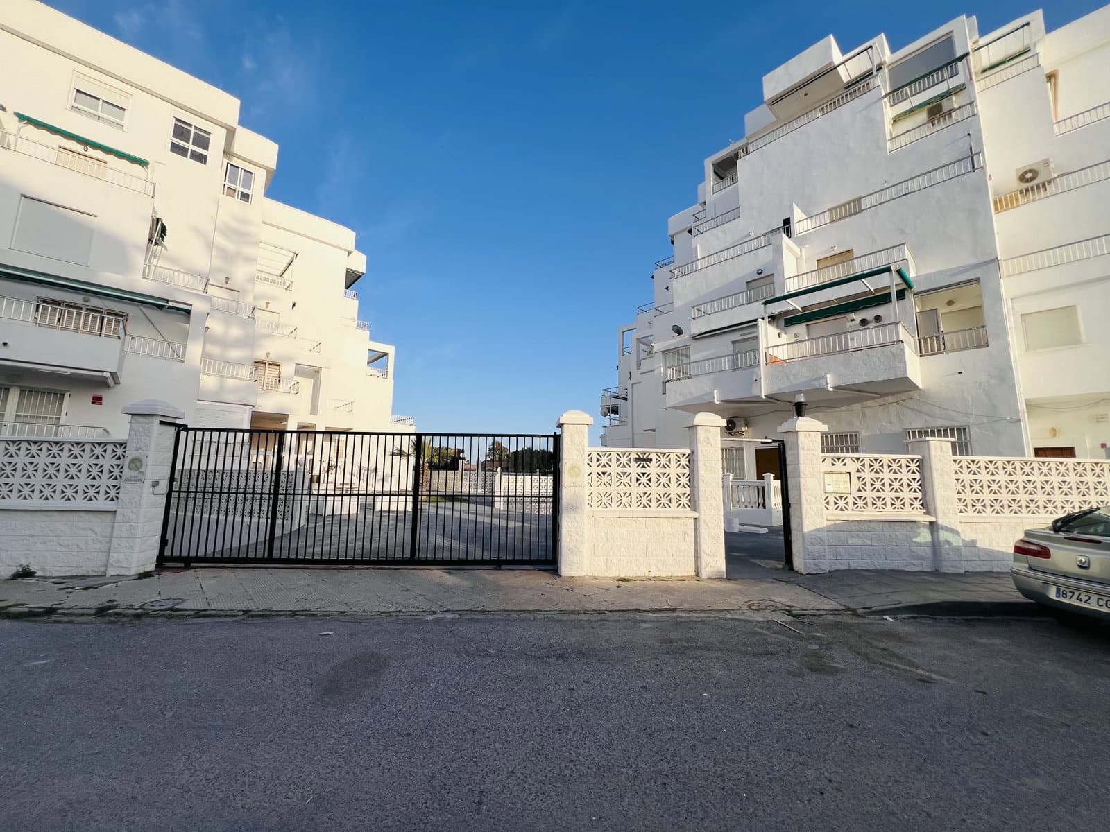 2 bedroom Apartment for rent in Salobrena with pool - € 875 (Ref: 8930996)