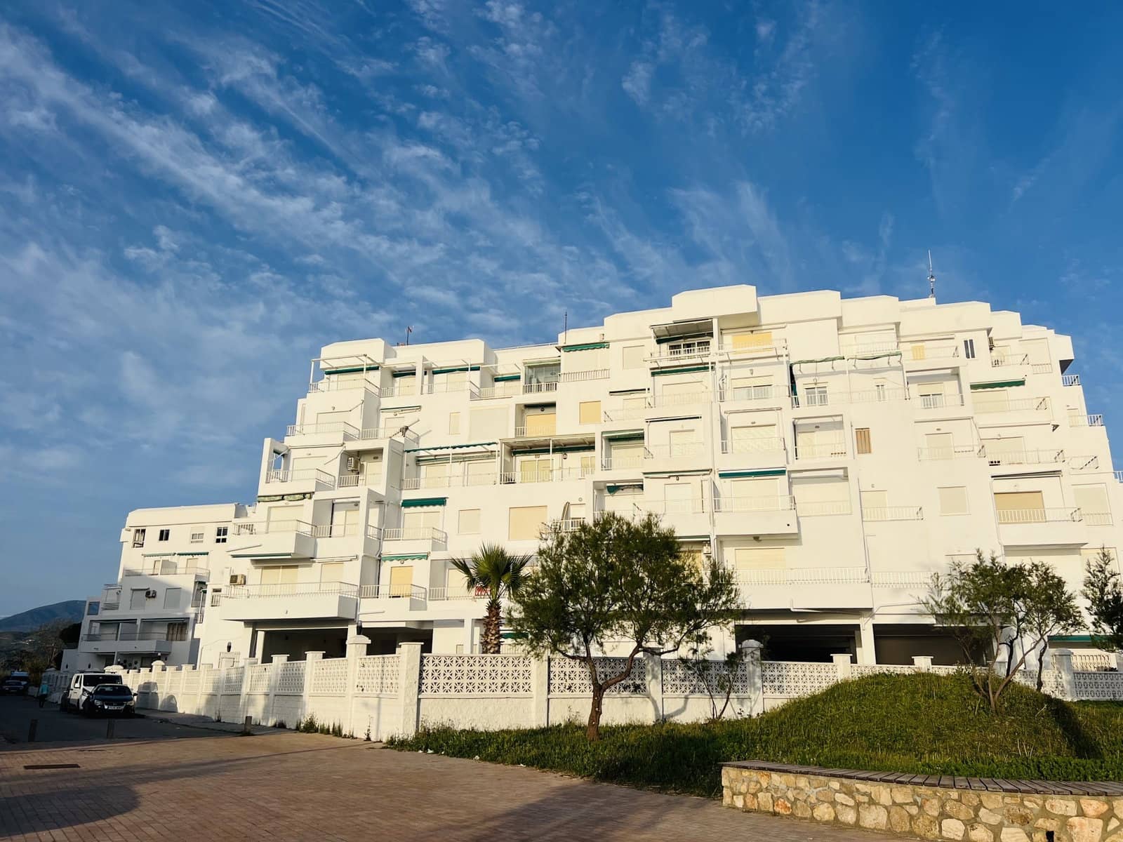 2 bedroom Apartment for rent in Salobrena with pool - € 875 (Ref: 8930996)