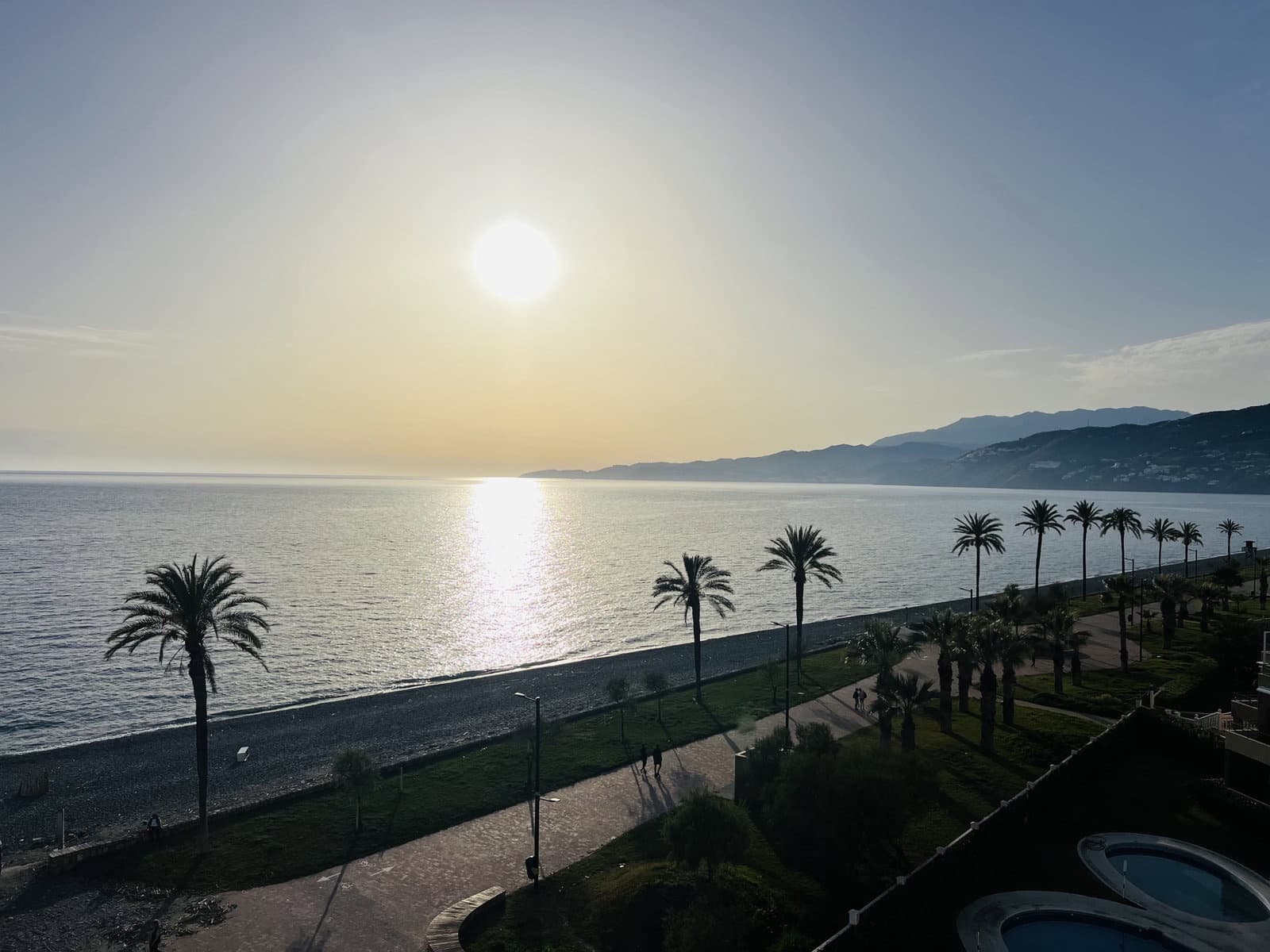 2 bedroom Apartment for rent in Salobrena with pool - € 875 (Ref: 8930996)