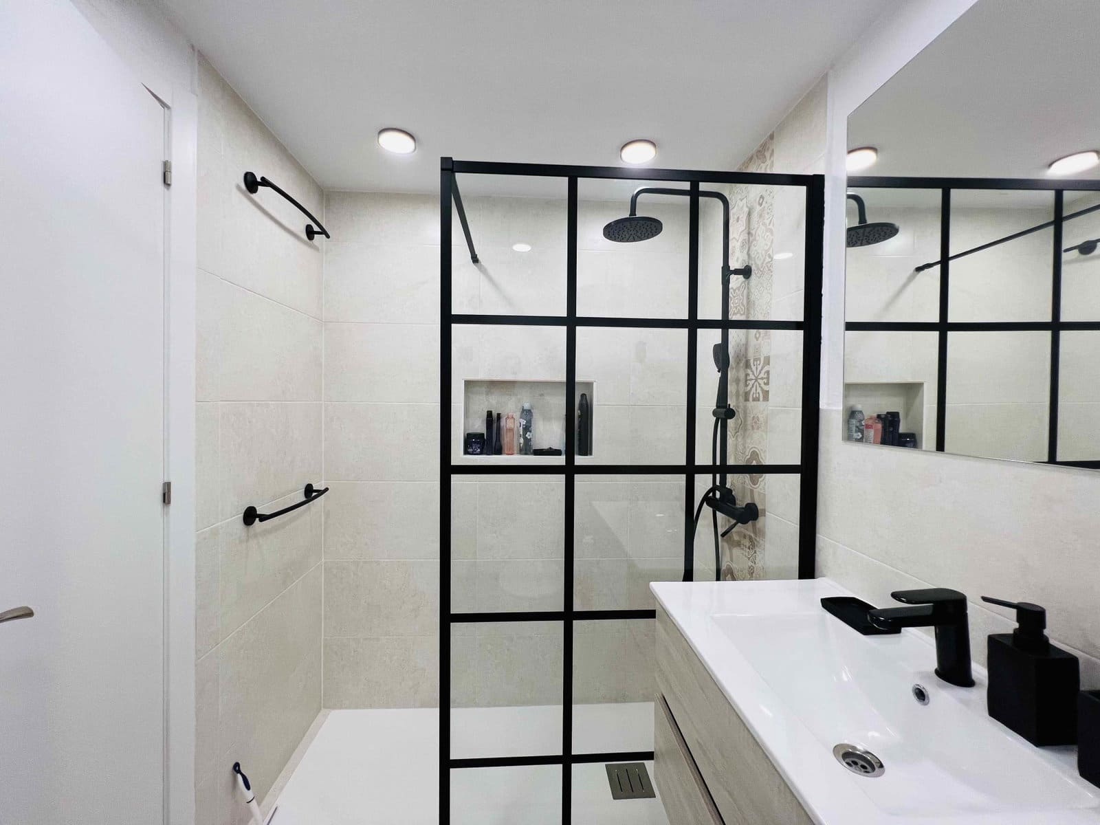 1 quarto Apartamento para arrendar em Almunecar com piscina - 625 € (Ref: 8971504)