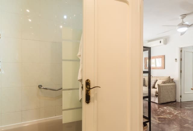 1 bedroom Apartment for rent in Almuñécar with garage - € 750 (Ref: 9103798)