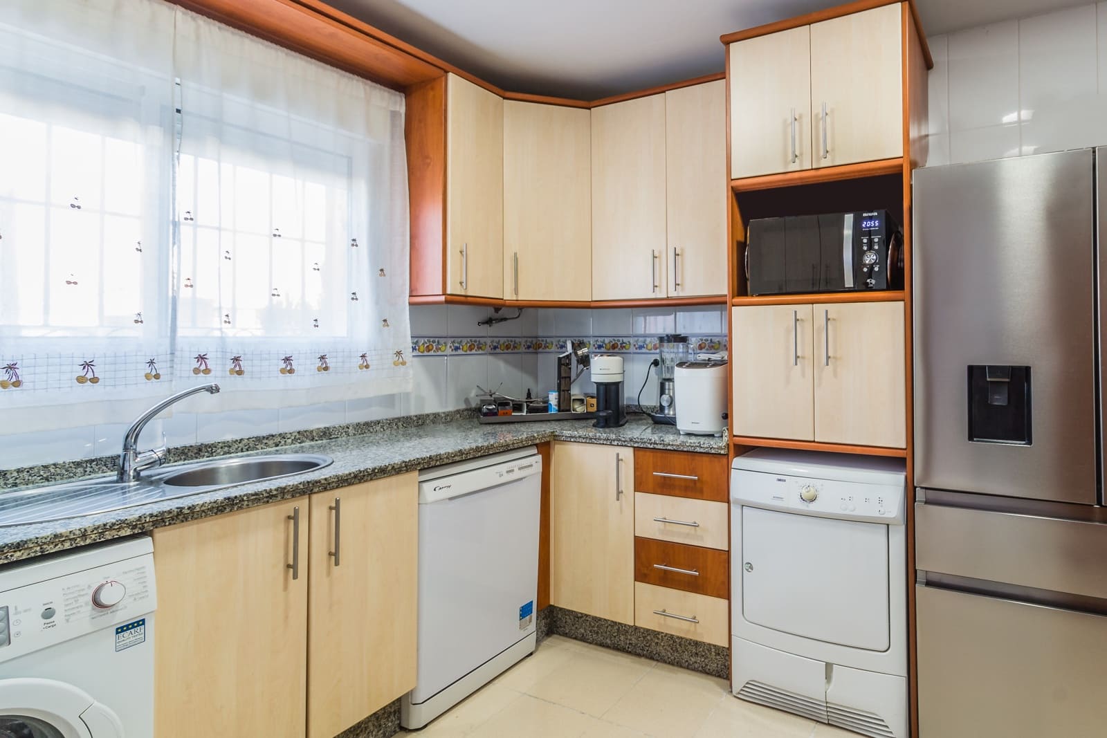 4 sovrum Radhus till salu i Manilva med pool garage - 495 000 € (Ref: 9109629)
