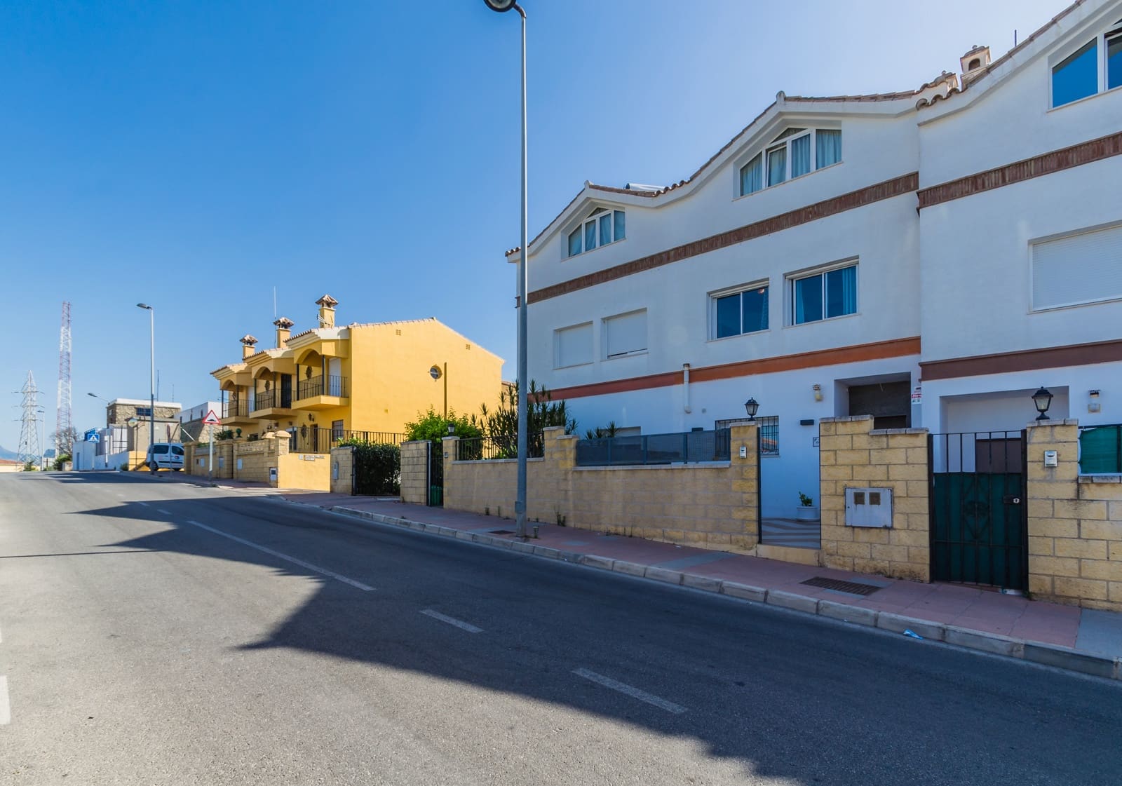 4 sovrum Radhus till salu i Manilva med pool garage - 495 000 € (Ref: 9109629)