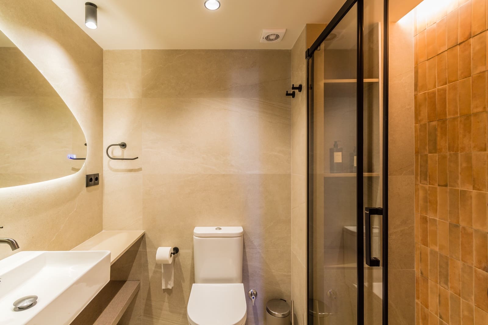 2 slaapkamer Appartement te huur in Almunecar met garage - € 950 (Ref: 9135179)