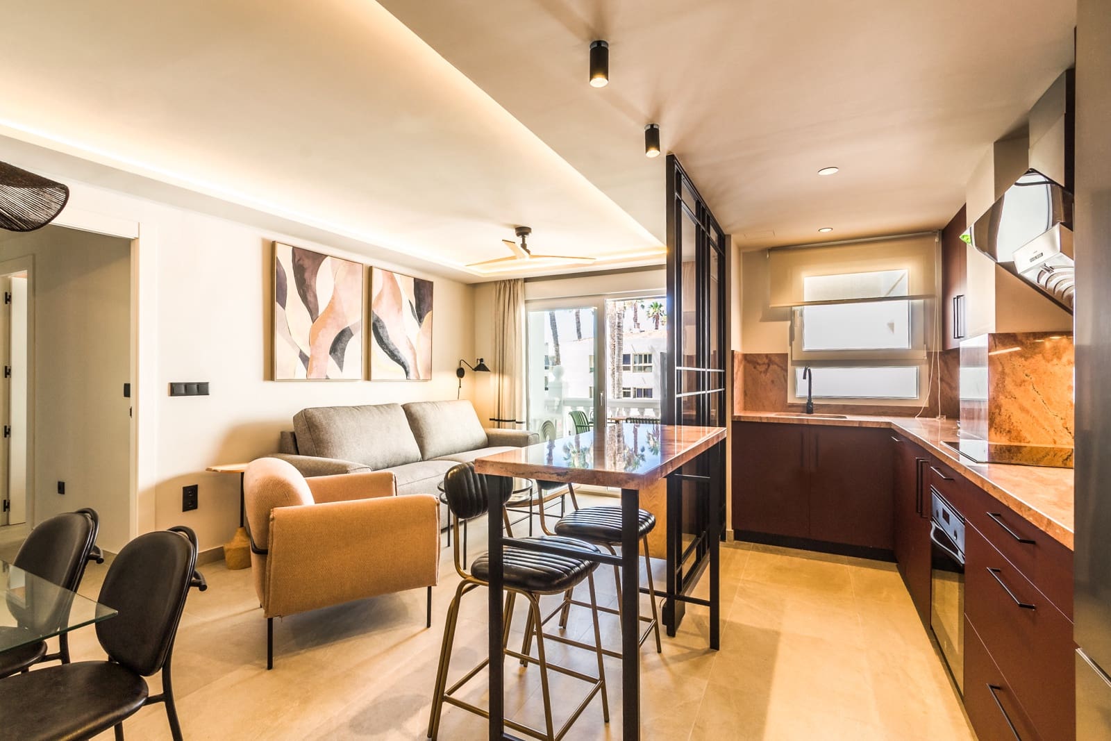 2 slaapkamer Appartement te huur in Almunecar met garage - € 950 (Ref: 9135179)