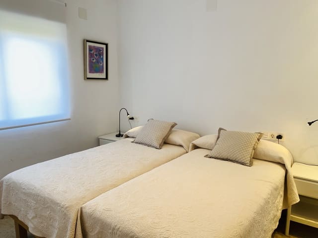Apartamento de 3 habitaciones en Almuñécar en alquiler con garaje - 950 € (Ref: 9190687)