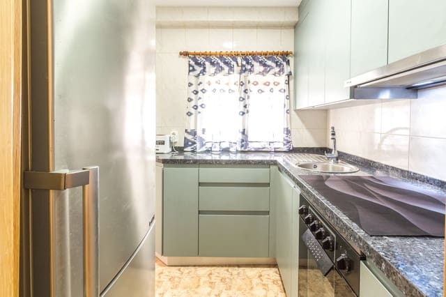 3 soveværelse Lejlighed til leje i Almuñécar - € 800 (Ref: 9195088)