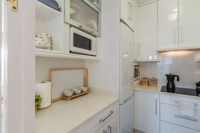 3 soveværelse Lejlighed til leje i Almuñécar med garage - € 950 (Ref: 9216261)