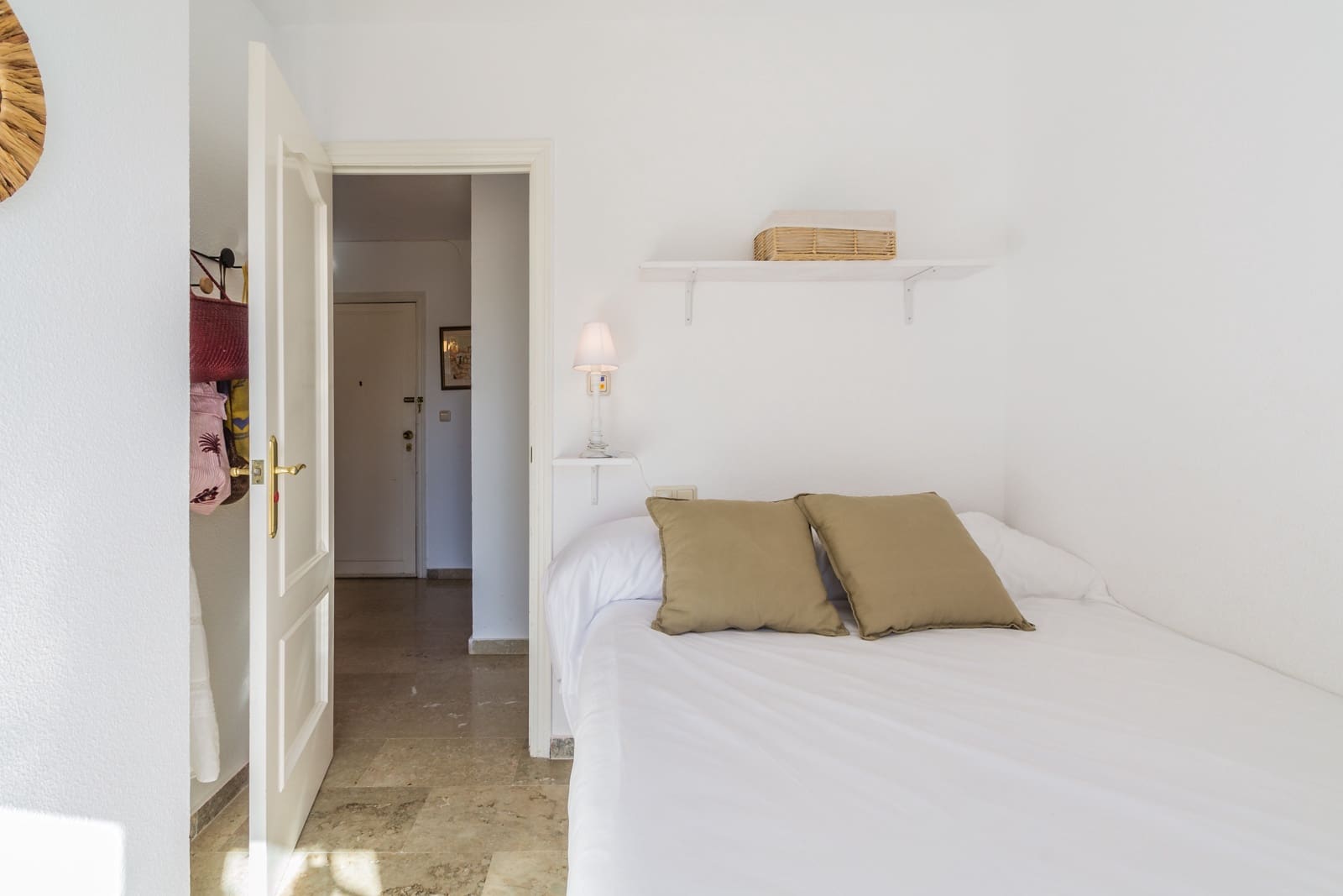 3 soveværelse Lejlighed til leje i Almunecar med garage - € 950 (Ref: 9216261)