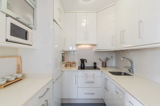 3 soveværelse Lejlighed til leje i Almuñécar med garage - € 950 (Ref: 9216261)