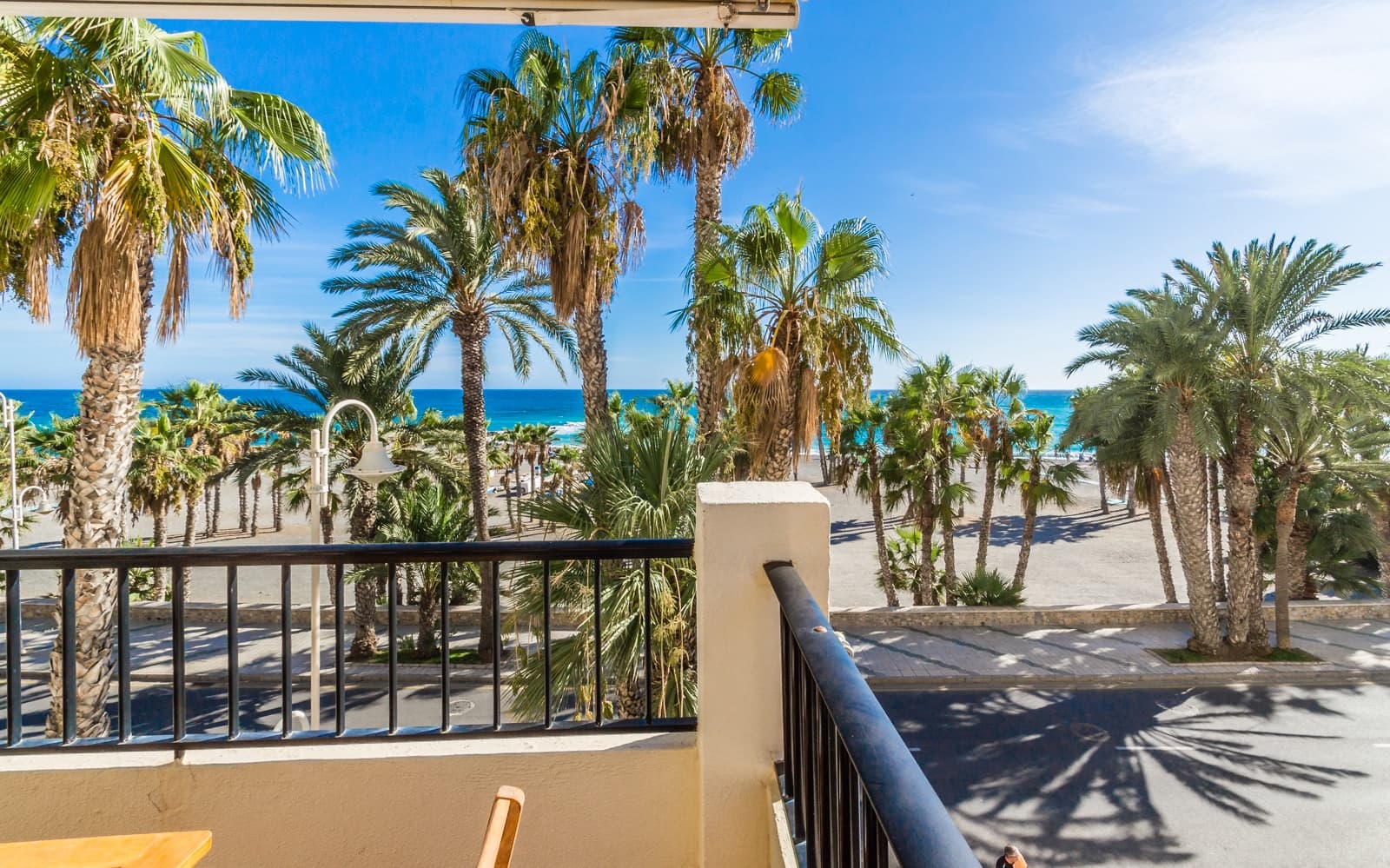 3 soveværelse Lejlighed til leje i Almunecar med garage - € 950 (Ref: 9216261)