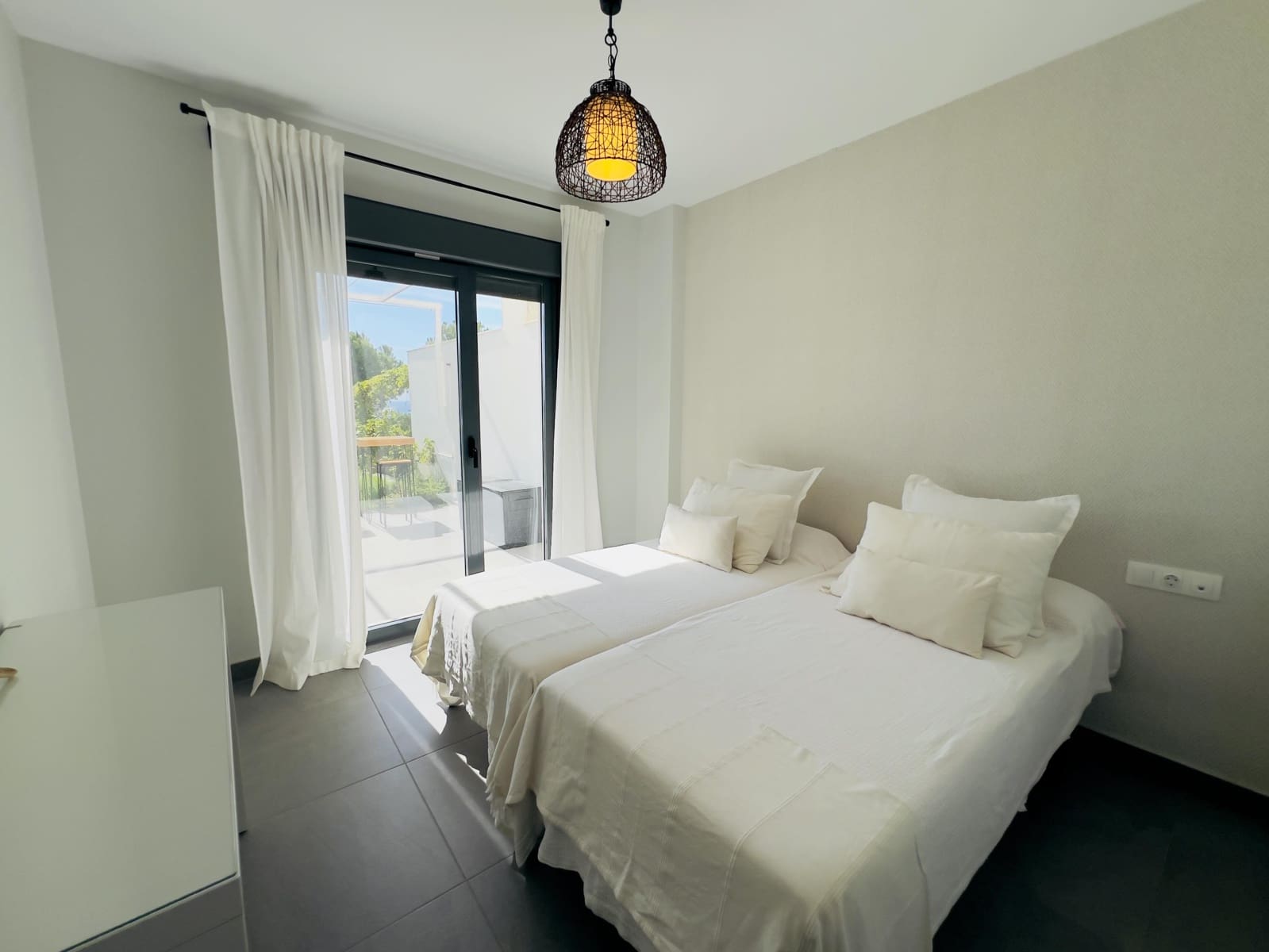 2 soveværelse Lejlighed til leje i Almunecar med swimmingpool garage - € 1.000 (Ref: 9265070)