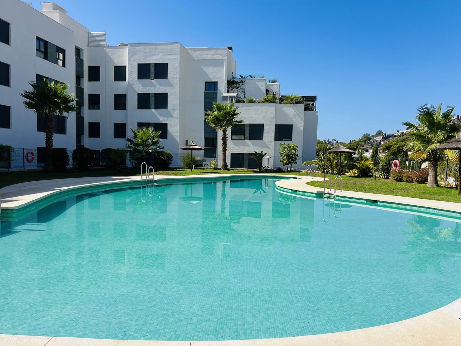 2 soveværelse Lejlighed til leje i Almunecar med swimmingpool garage - € 1.000 (Ref: 9265070)