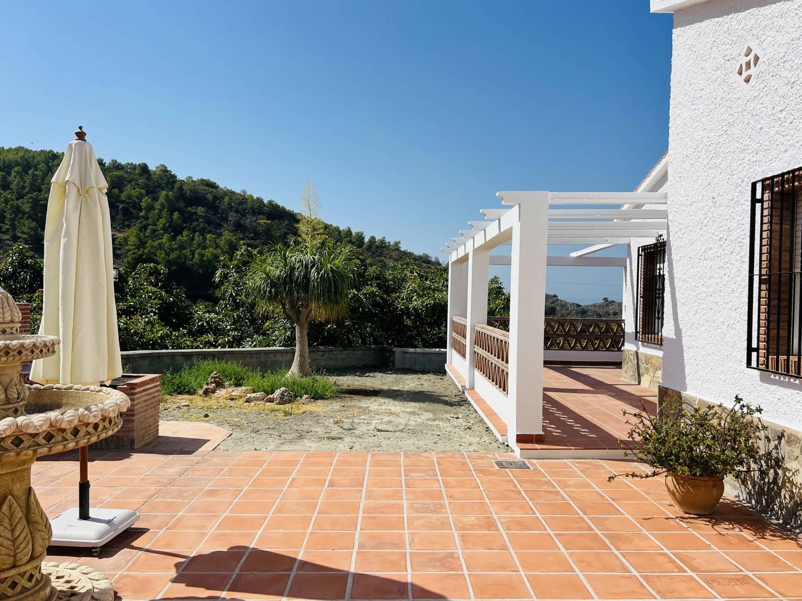 4 Zimmer Finca/Landgut zu vermieten in Almunecar mit Pool Garage - 3.000 € (Ref: 9293418)