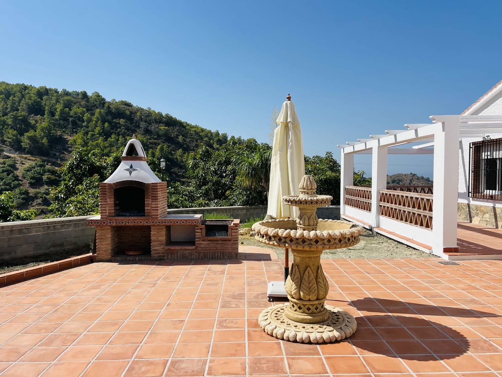 4 Zimmer Finca/Landgut zu vermieten in Almunecar mit Pool Garage - 3.000 € (Ref: 9293418)