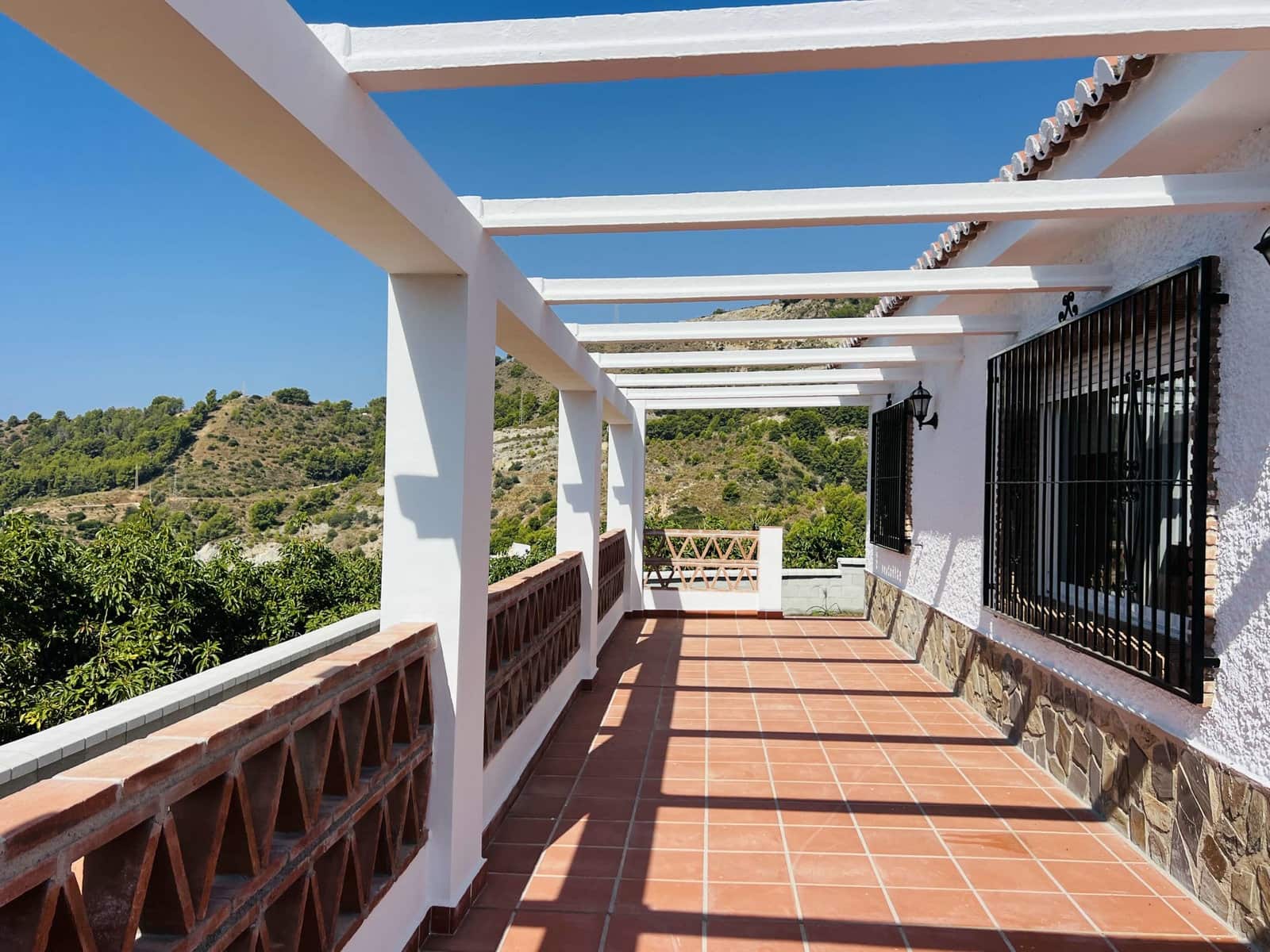 4 Zimmer Finca/Landgut zu vermieten in Almunecar mit Pool Garage - 3.000 € (Ref: 9293418)