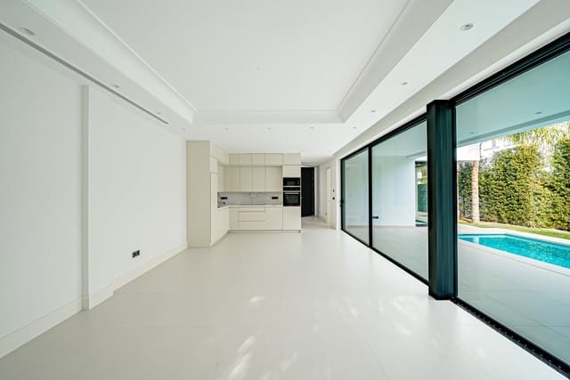 4 slaapkamer Villa te koop in Casco Antiguo, Marbella met zwembad garage - € 3.500.000 (Ref: 9319968)