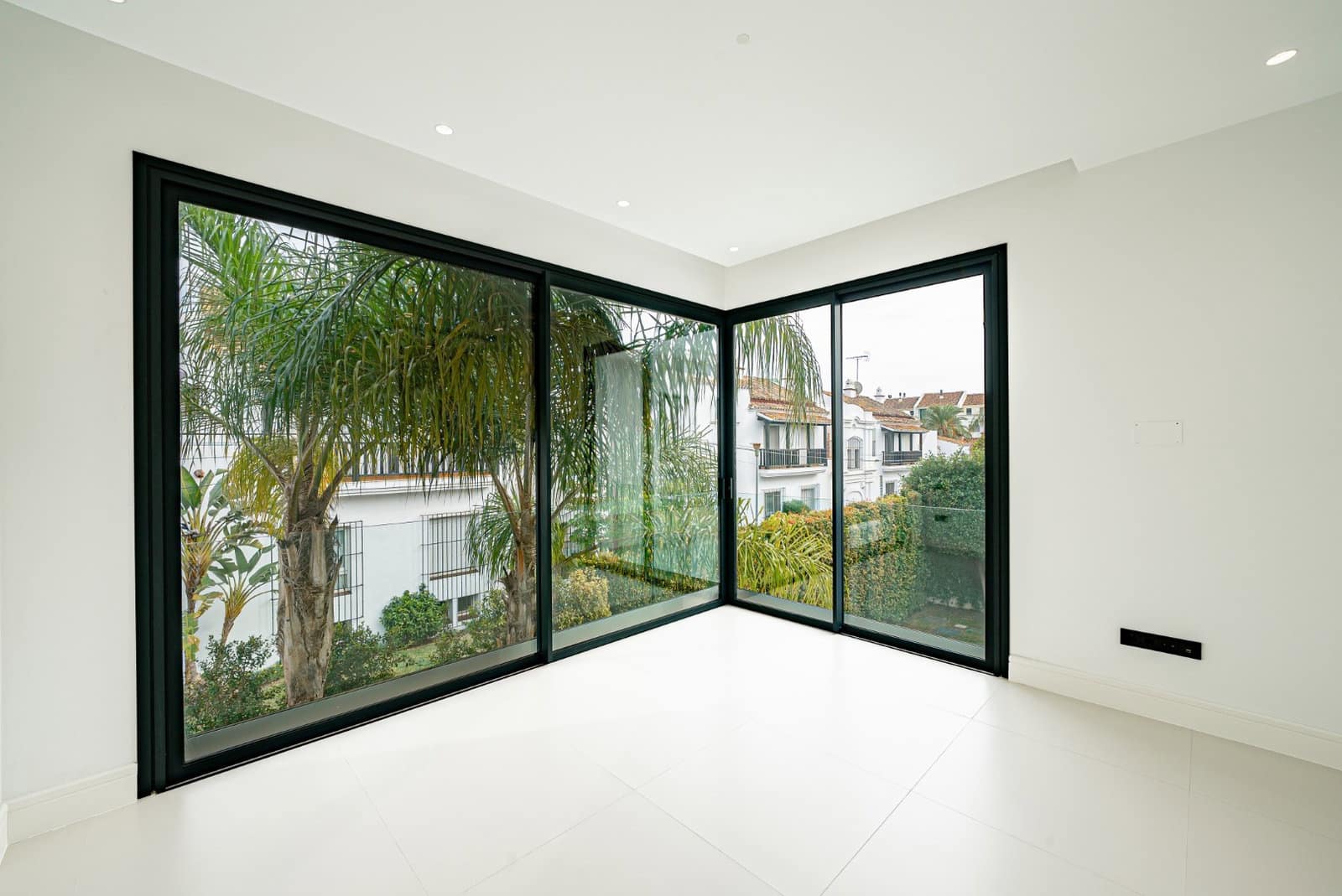 4 slaapkamer Villa te koop in Marbella met zwembad garage - € 3.500.000 (Ref: 9319968)