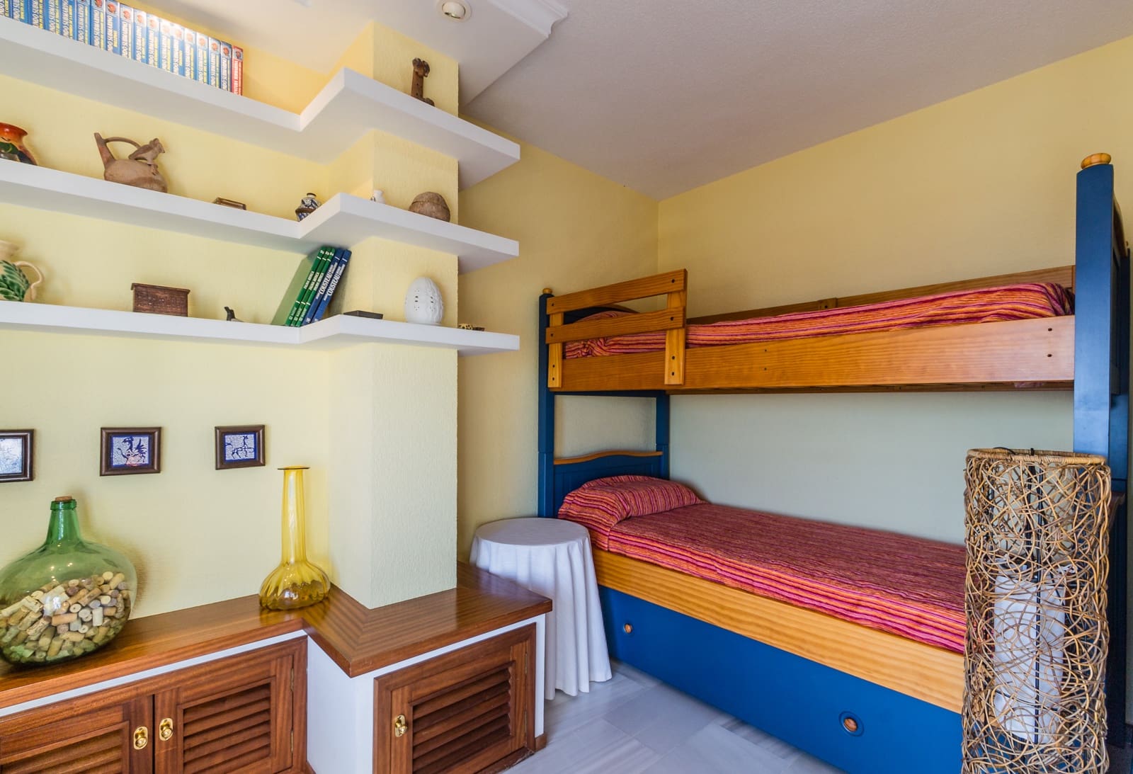 3 soverom Leilighet til leie i Almunecar - € 875 (Ref: 9432767)