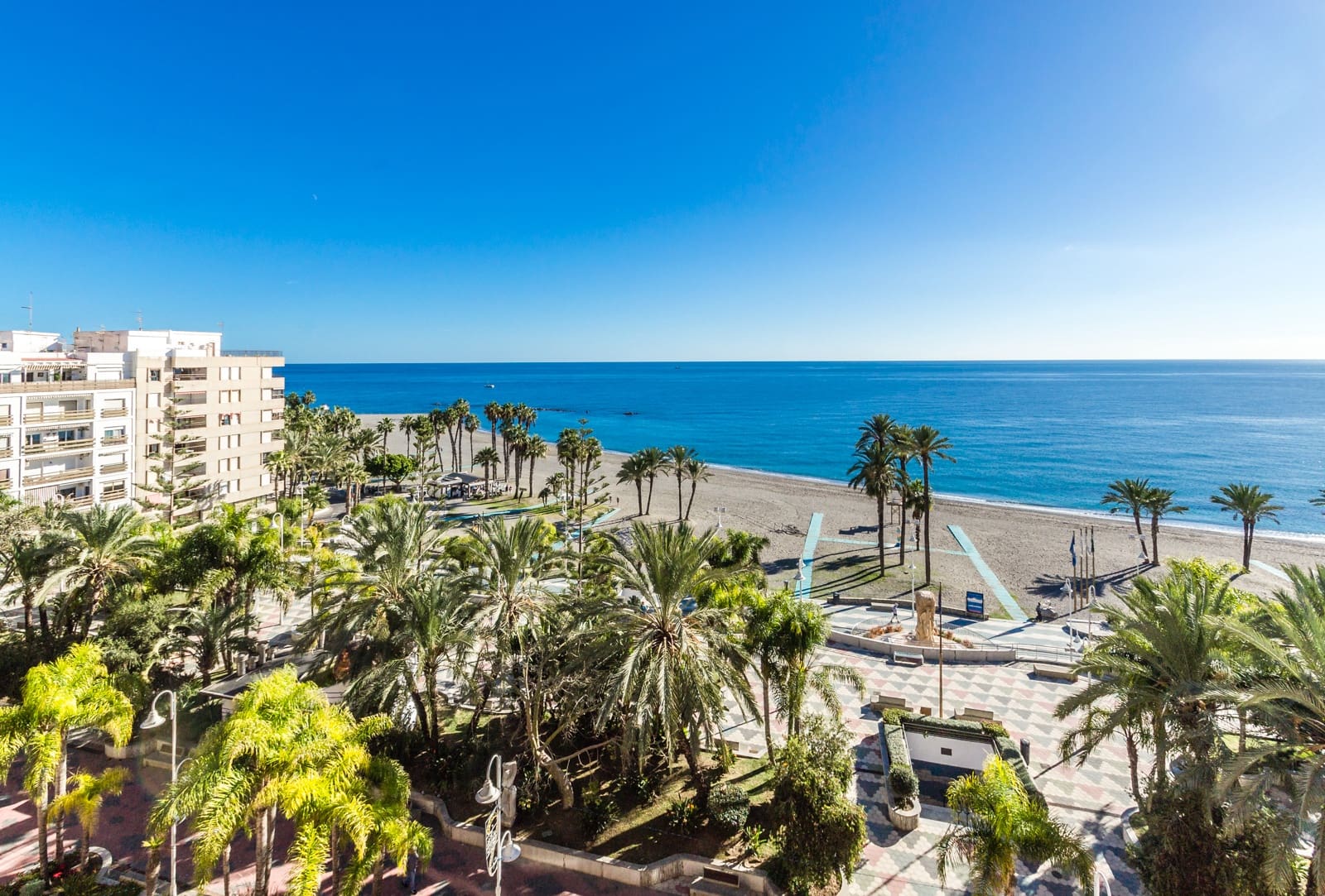 3 soverom Leilighet til leie i Almunecar - € 875 (Ref: 9432767)